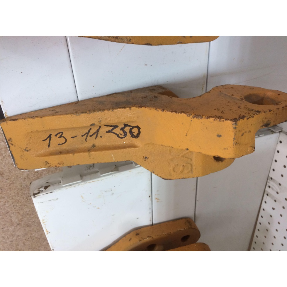 Z50B.13-11A Зуб правый